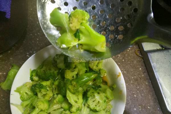 凉拌西蓝花的做法图解5