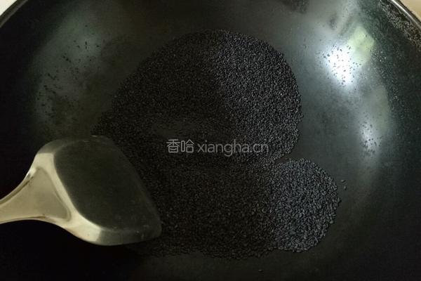 自制黑芝麻酱的做法图解1