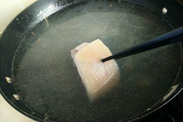回锅土豆肉片的做法图解1