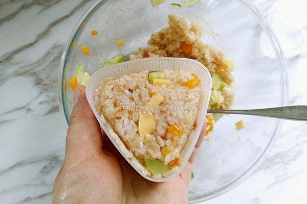 肉松三角饭团的做法图解8