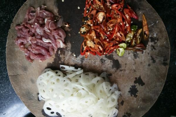 藕片炒肉丝的做法图解1