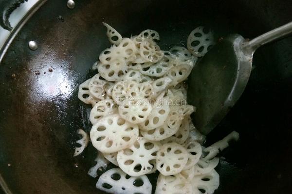 藕片炒肉丝的做法图解3