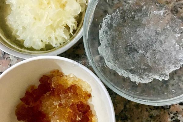 雪燕桃胶炖牛奶的做法图解3