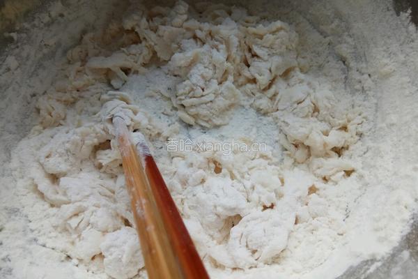 虾仁鸡蛋白菜馅饺子的做法图解1