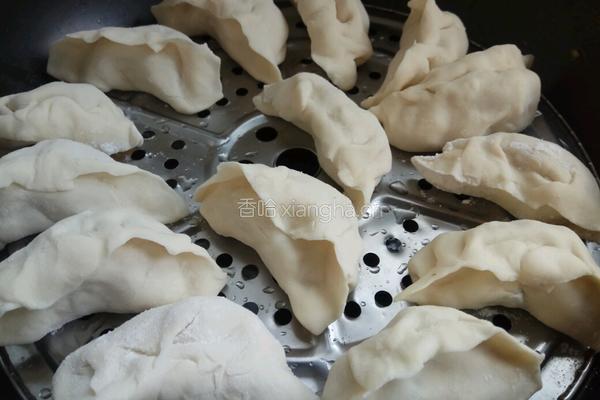 虾仁鸡蛋白菜馅饺子的做法图解10
