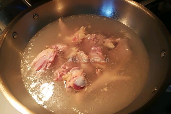 土豆炖鸡块的做法图解3