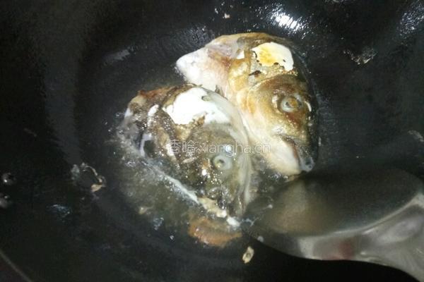 鱼头豆腐汤的做法图解4