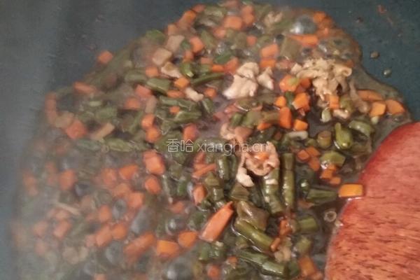 豇豆角胡萝卜肉丁打卤面的做法图解8