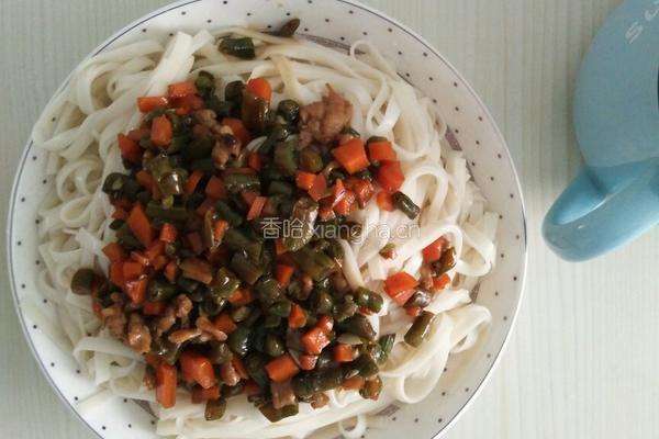 豇豆角胡萝卜肉丁打卤面的做法图解13