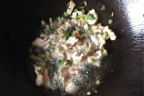 大头菜炒西红柿肉片的做法图解5