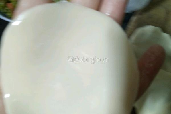 煎包面皮饼的做法图解2