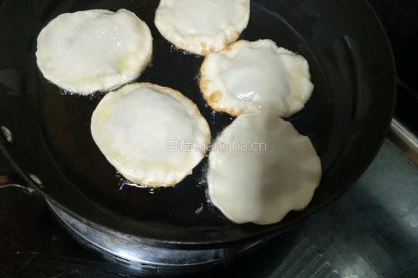 煎包面皮饼的做法图解7