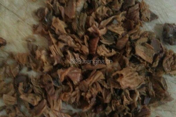 盐菜土豆汤的做法图解2
