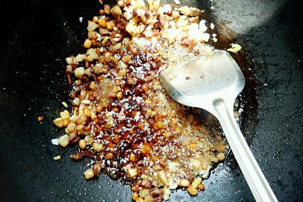 五花肉梅干菜馅的做法图解7
