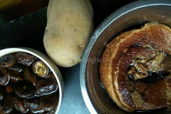 五花肉土豆焖饭的做法图解1