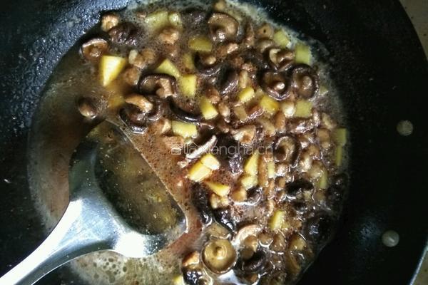 五花肉土豆焖饭的做法图解3