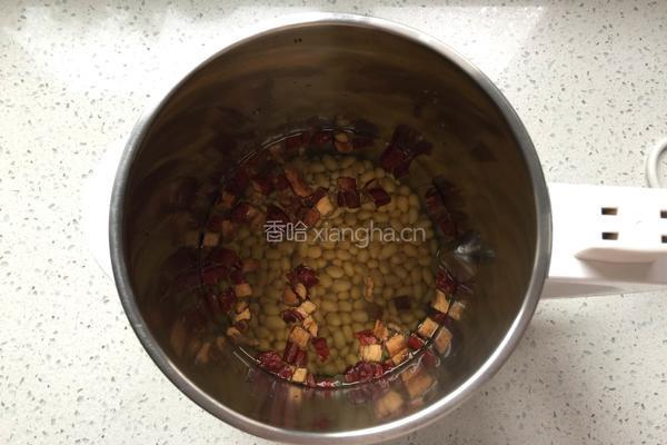 红枣薏米豆浆的做法图解4