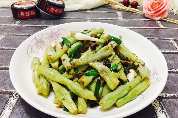 大粒香菇炒豆角的做法图解11