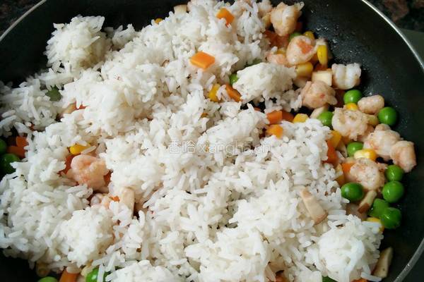 虾仁蛋包饭的做法图解7