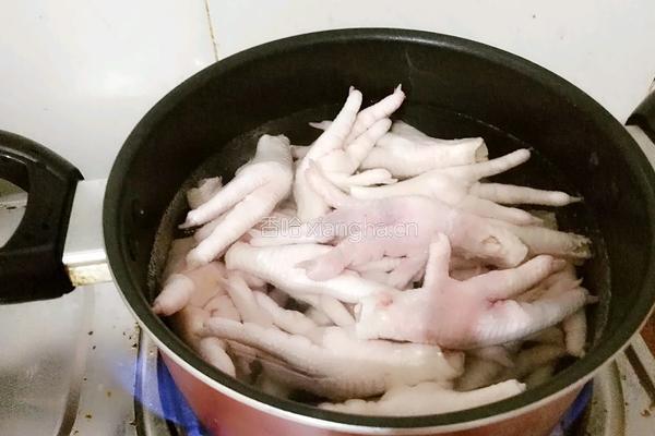 麻辣鸡爪的做法图解2