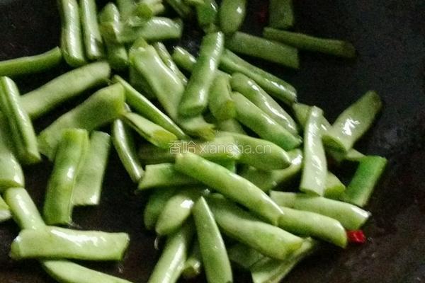 红椒扁豆的做法图解3