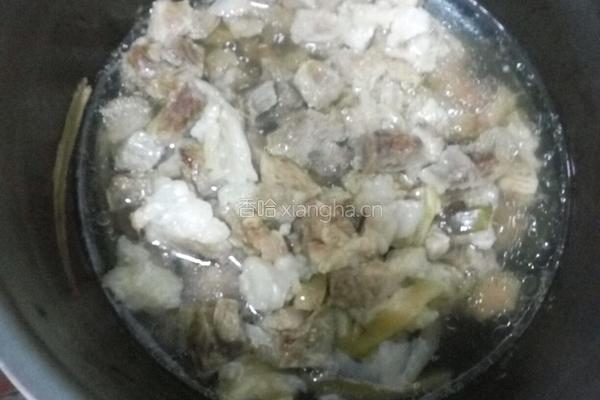 牛肉炖萝卜土豆的做法图解1