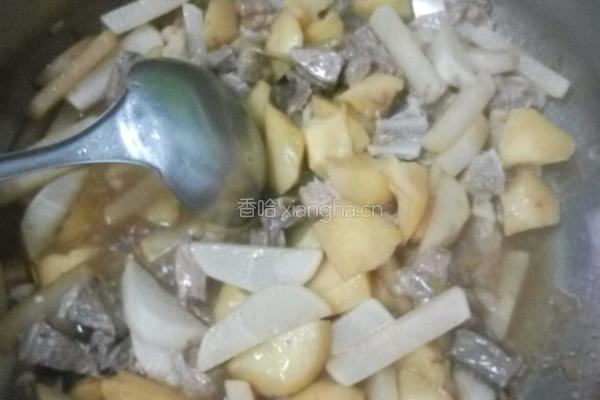 牛肉炖萝卜土豆的做法图解3