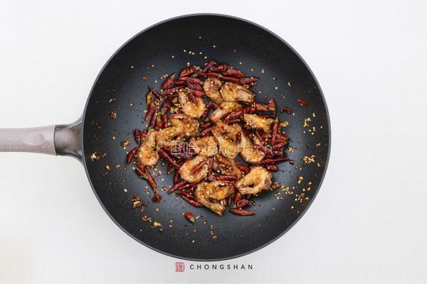 避风塘炒中虾的做法图解4