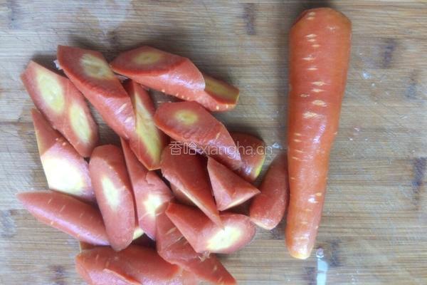红萝卜炖牛肉的做法图解2