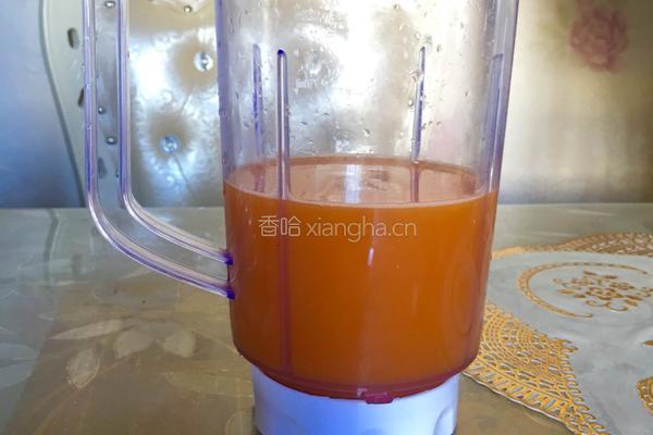 哈密瓜胡萝卜汁的做法图解5