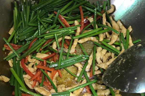 韮菜苔炒肉丝的做法图解7