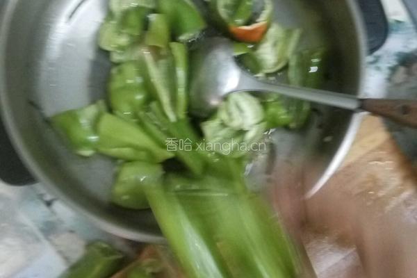 油焖尖椒的做法图解3