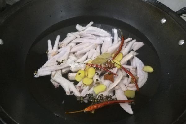 泡椒凤爪的做法图解5