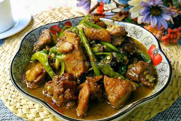 青椒焖鸡块的做法图解11