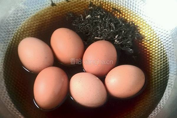 茶叶鸡蛋的做法图解1