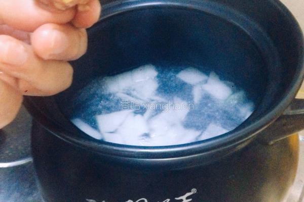 冬瓜粉丝丸子汤的做法图解4