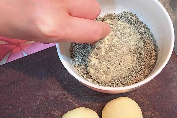糖心芝麻饼的做法图解6