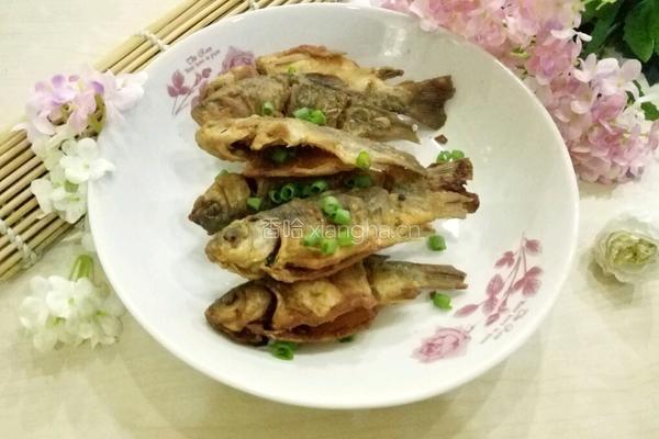 油炸鲫鱼的做法图解4
