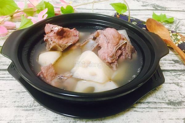 㔫骨莲藕汤的做法图解1