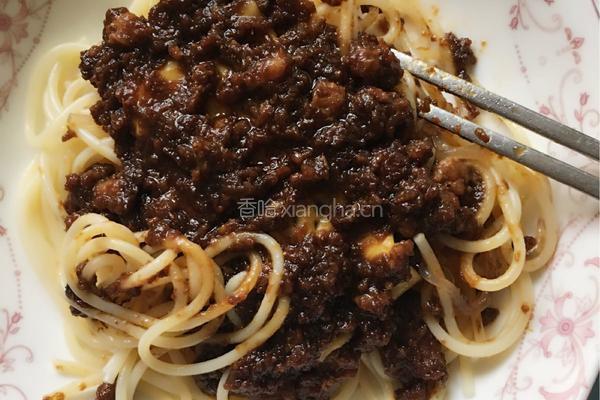 古龙肉酱意面