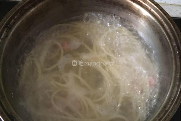 古龙肉酱意面的做法图解1