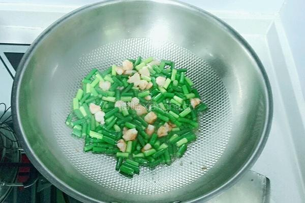 蒜薹虾叮的做法图解9