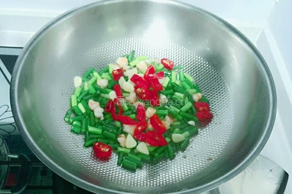 蒜薹虾叮的做法图解10