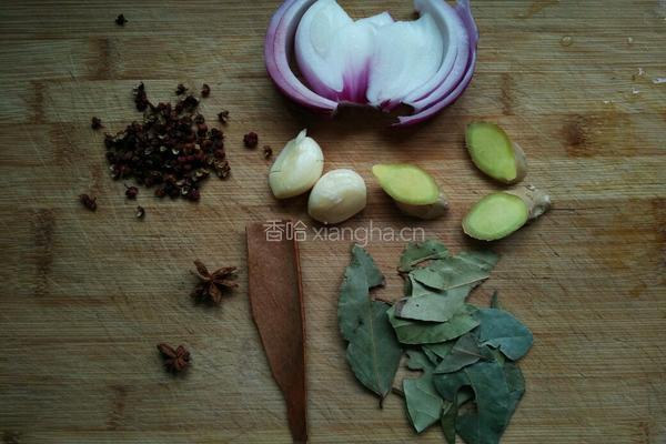 虾皮鸡蛋包菜饺子的做法图解4