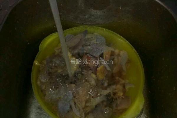 乌鸡贴饼的做法图解1