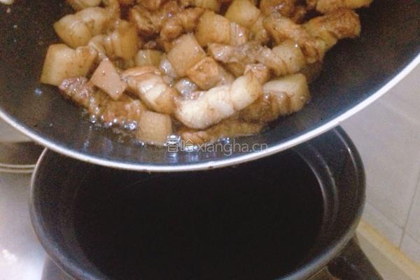 红烧肉炖菜的做法图解3