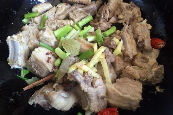 铁锅炖-排骨土豆花卷锅的做法图解8