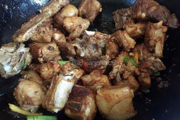 铁锅炖-排骨土豆花卷锅的做法图解10