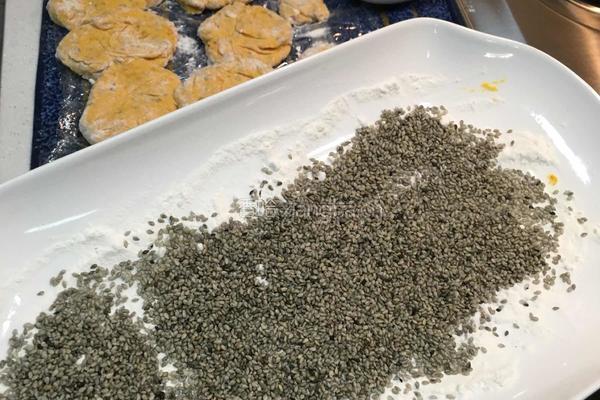 紫薯小丸子和南瓜煎饼的做法图解5