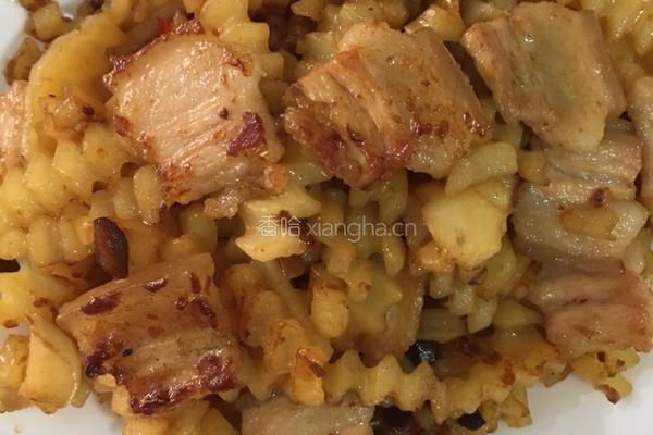 五花肉炒土豆的做法图解3